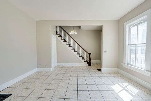 373 Cedar Street 373, Aurora, IL 60506
