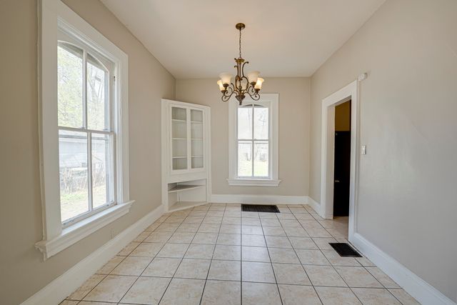 373 Cedar Street 373, Aurora, IL 60506
