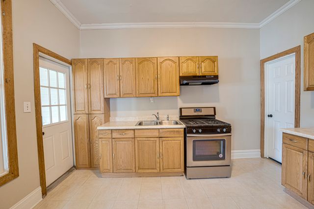 373 Cedar Street 373, Aurora, IL 60506