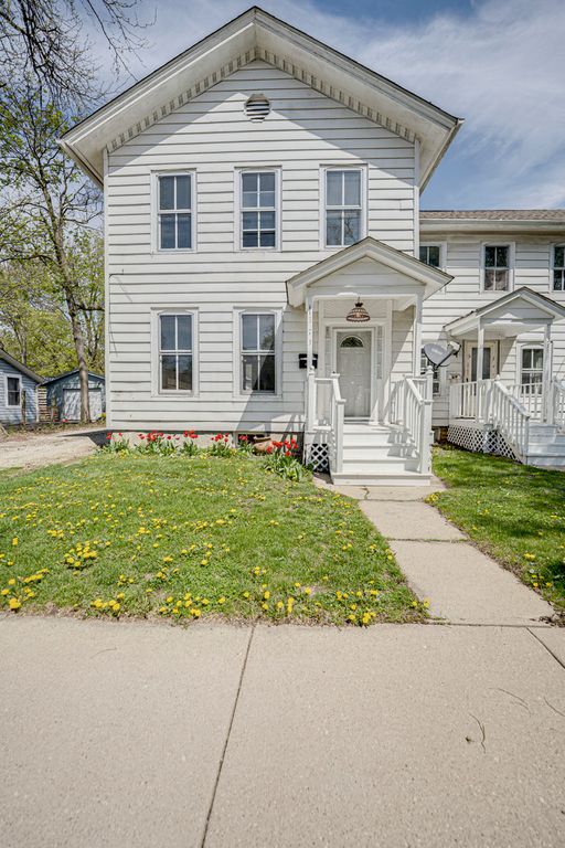 373 Cedar Street 373, Aurora, IL 60506
