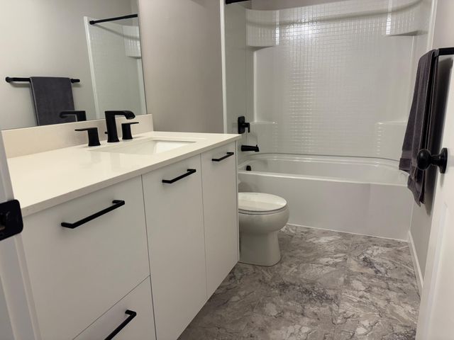 5049 161st Street W, Lakeville, MN 55044