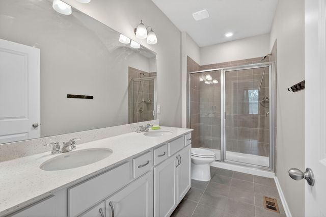 315 SE Willow Run Lane, Ankeny, IA 50021