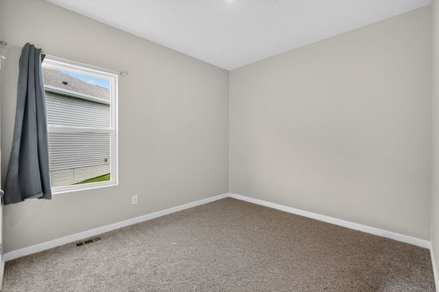 315 SE Willow Run Lane, Ankeny, IA 50021
