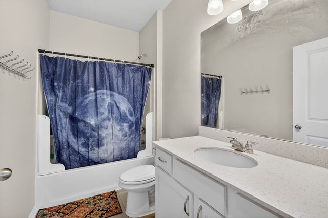 315 SE Willow Run Lane, Ankeny, IA 50021