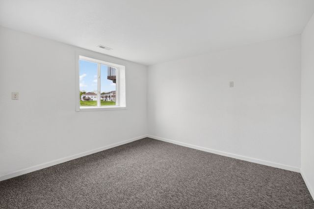315 SE Willow Run Lane, Ankeny, IA 50021
