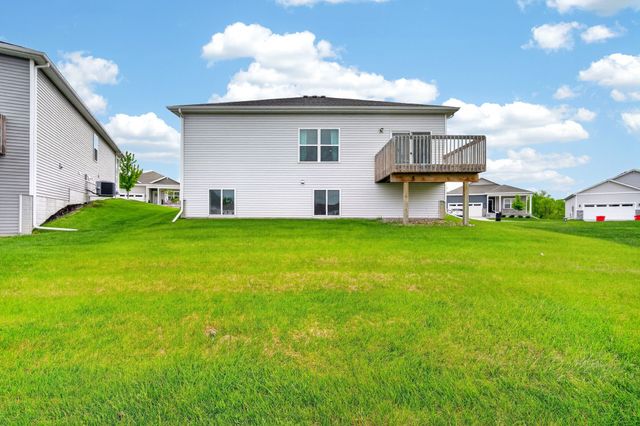 315 SE Willow Run Lane, Ankeny, IA 50021