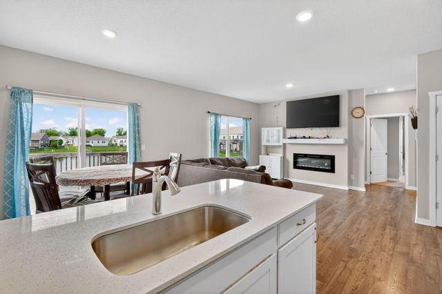 315 SE Willow Run Lane, Ankeny, IA 50021