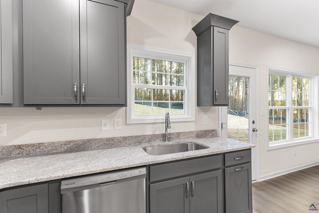 699 Jasmine Drive C48, Macon, GA 31211