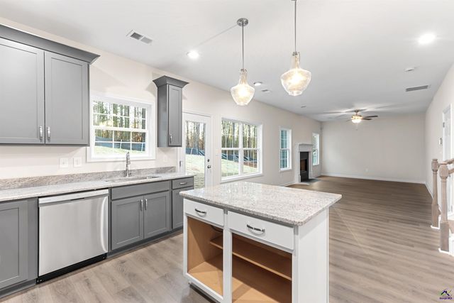 699 Jasmine Drive C48, Macon, GA 31211