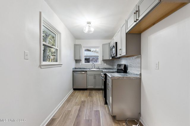 2823 Woodlane Street, Gautier, MS 39553