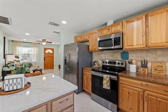 439 E BOYER STREET, Tarpon Springs, FL 34689