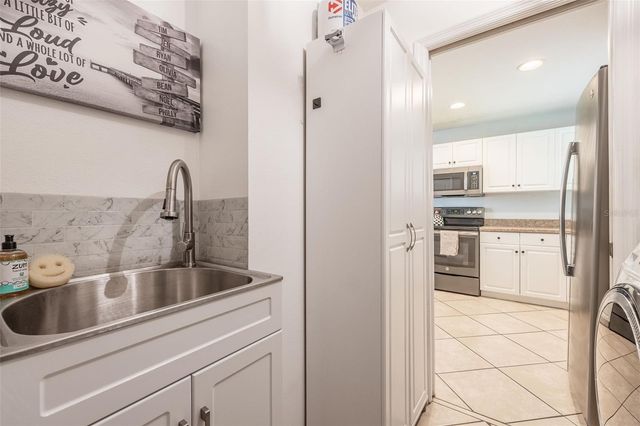 2342 BEEVILLE AVENUE, North Port, FL 34286