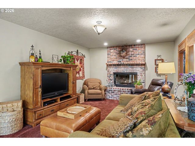 2650 Sw 22ND Ct, Gresham, OR 97080