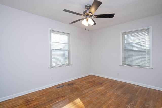 606 Village Ct, Nashville, TN 37206