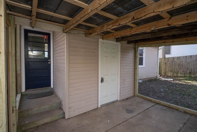 606 Village Ct, Nashville, TN 37206