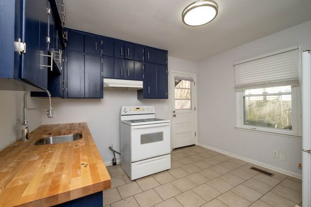 606 Village Ct, Nashville, TN 37206
