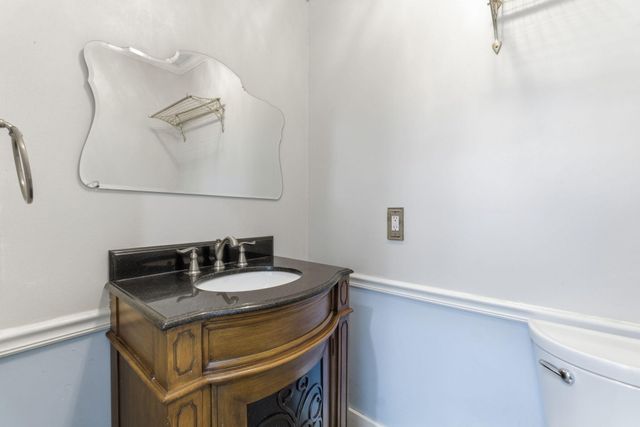 1001 S Pickwick Avenue, Springfield, MO 65804