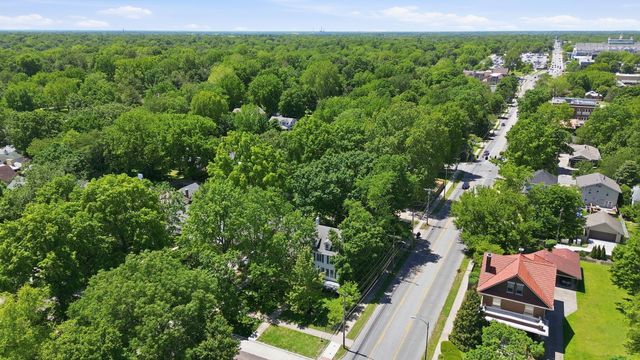 1001 S Pickwick Avenue, Springfield, MO 65804