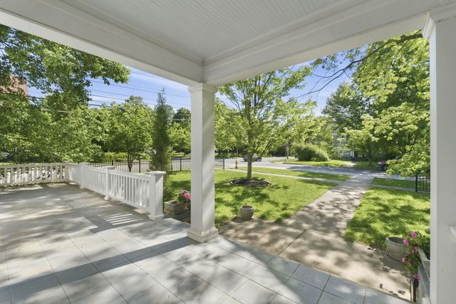 1001 S Pickwick Avenue, Springfield, MO 65804