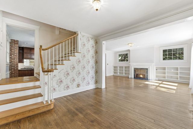 1001 S Pickwick Avenue, Springfield, MO 65804