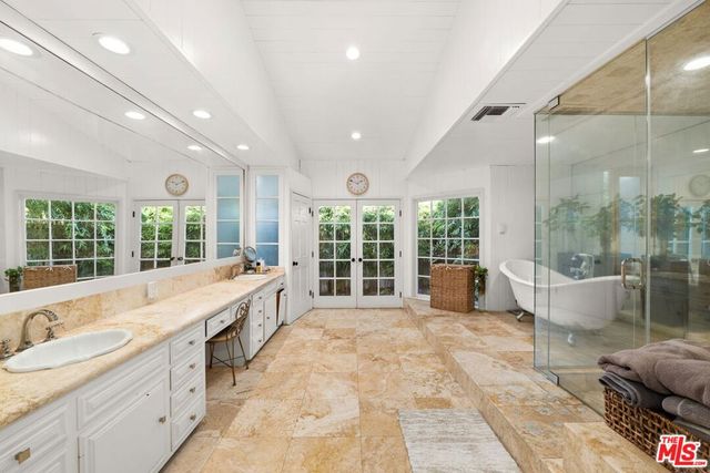 17437 Tarzana Street, Encino, CA 91316