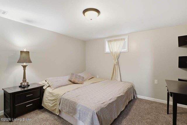 4111 Caven Ct, Louisville, KY 40229