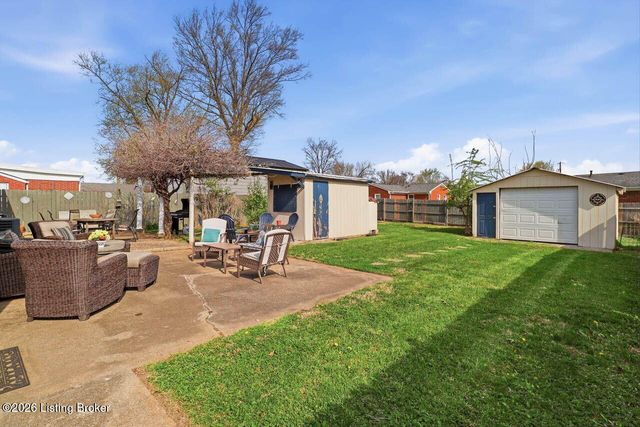 4111 Caven Ct, Louisville, KY 40229