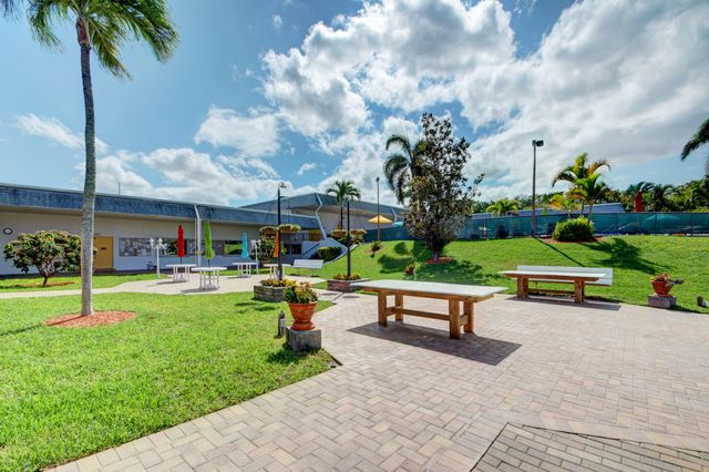 2960 Cynthia Lane 206, Lake Worth Beach, FL 33461