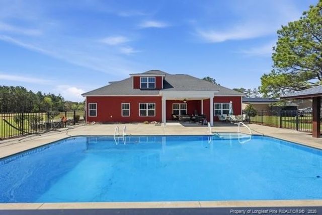 7289 Fire Department Road, Hope Mills, NC 28348