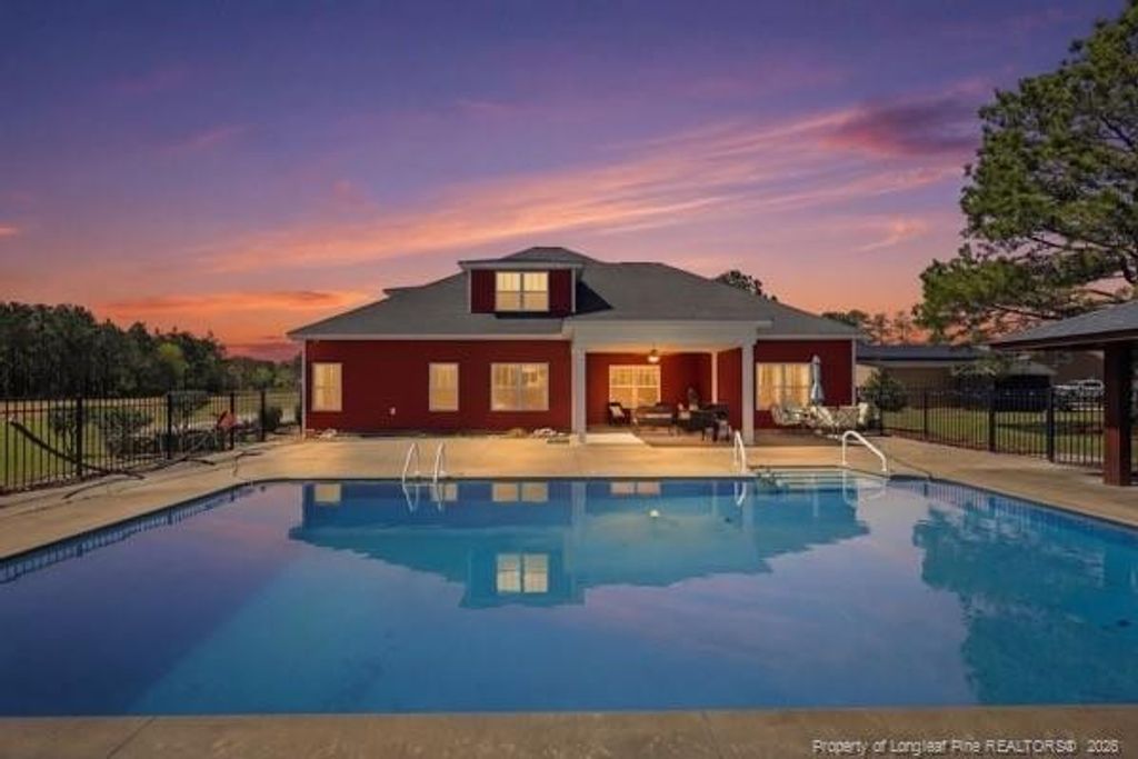 7289 Fire Department Road, Hope Mills, NC 28348