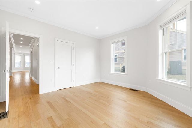 109 Ellington 1, Boston, MA 02121