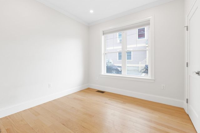 109 Ellington 1, Boston, MA 02121