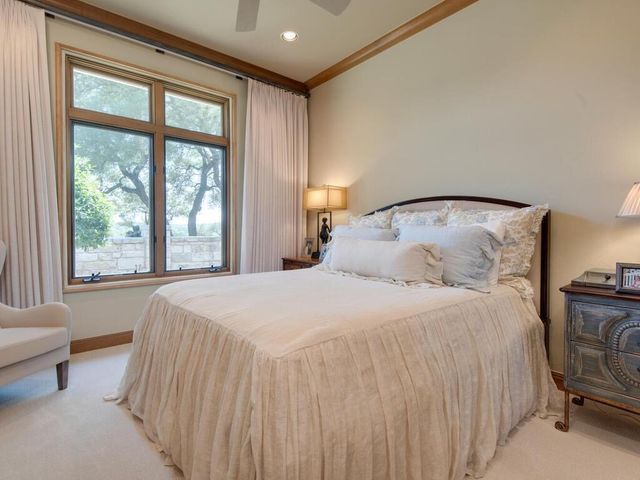 202 Hidden Hills CV, Spicewood, TX 78669