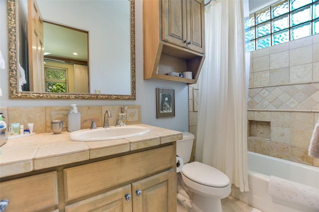 202 Hidden Hills CV, Spicewood, TX 78669