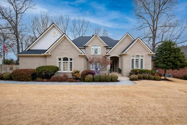 18 Hickory Creek Drive, Little Rock, AR 72212