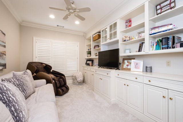 18 Hickory Creek Drive, Little Rock, AR 72212