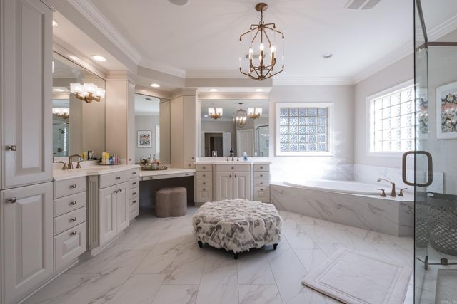 18 Hickory Creek Drive, Little Rock, AR 72212