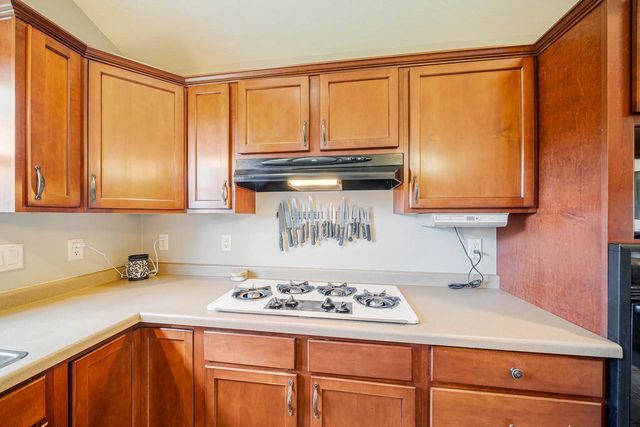 2209 HIGH MEADOWS LANE, Neenah, WI 54956