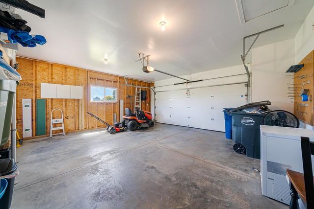 2209 HIGH MEADOWS LANE, Neenah, WI 54956