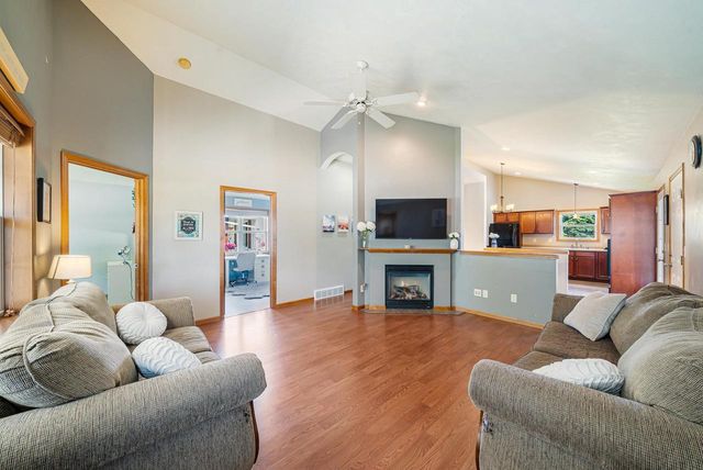 2209 HIGH MEADOWS LANE, Neenah, WI 54956