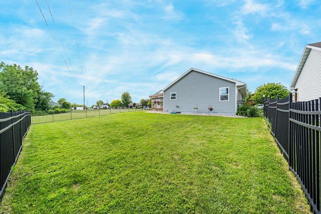 2209 HIGH MEADOWS LANE, Neenah, WI 54956