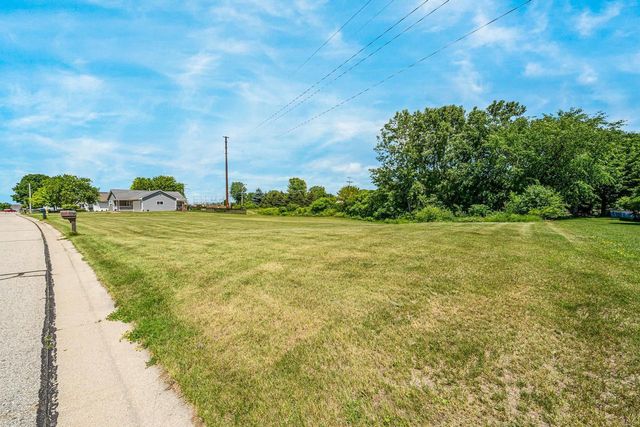 2209 HIGH MEADOWS LANE, Neenah, WI 54956