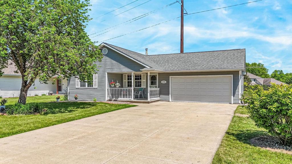 2209 HIGH MEADOWS LANE, Neenah, WI 54956