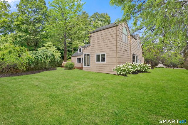 1 Driftway, Greenwich, CT 06830