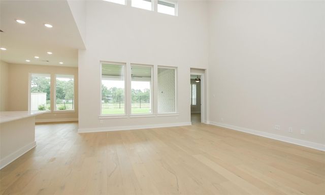8018 Hingham Lane, The Woodlands, TX 77389