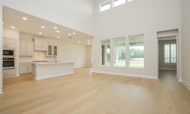 8018 Hingham Lane, The Woodlands, TX 77389