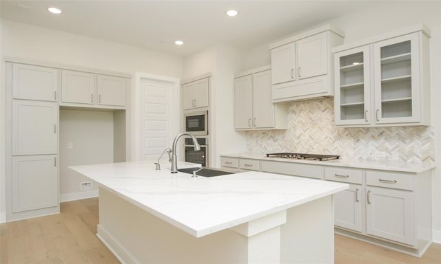 8018 Hingham Lane, The Woodlands, TX 77389