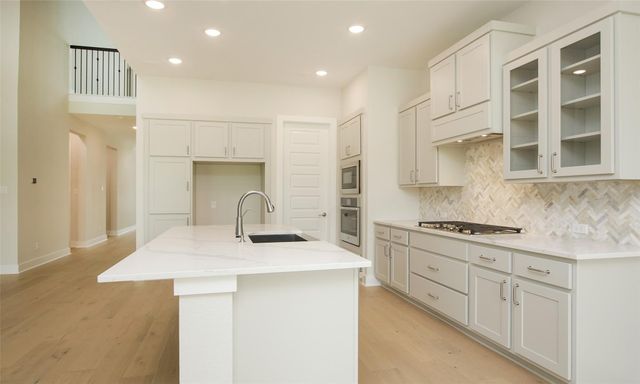 8018 Hingham Lane, The Woodlands, TX 77389