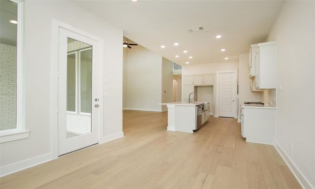 8018 Hingham Lane, The Woodlands, TX 77389