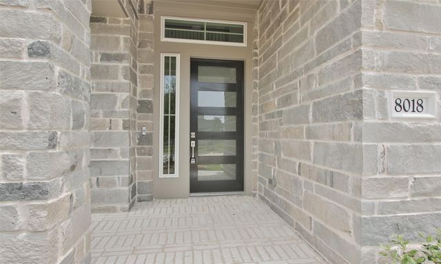 8018 Hingham Lane, The Woodlands, TX 77389